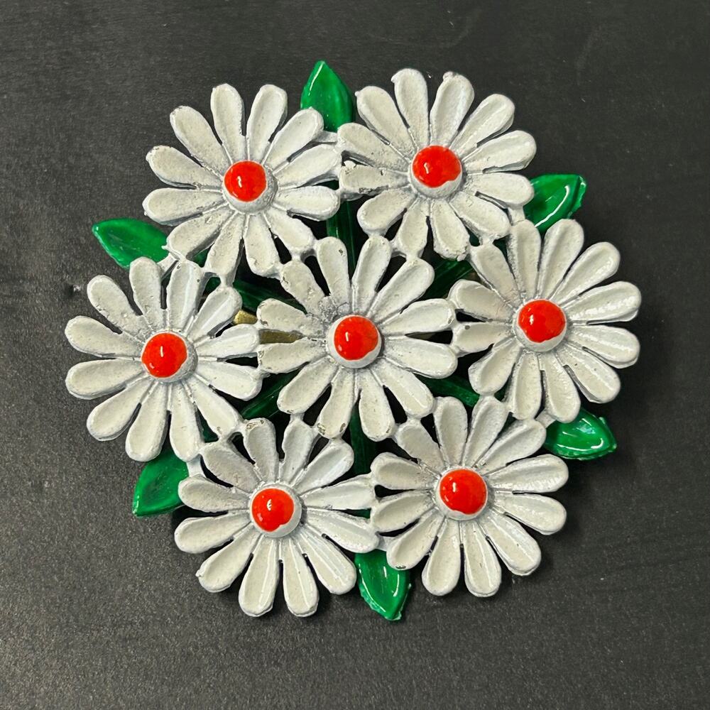 Vintage 1960's Daisy Bouquet White‎ with Red Centers Enameled Metal